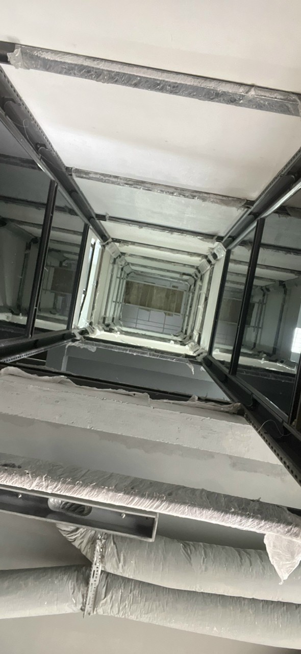 CHUY%E1%BB%82N%20THANG%20M%C3%81Y%20V%E1%BB%80%20C%C3%94NG%20TR%C3%8CNH%20ANH%20KH%E1%BA%A2I%20VINHHOME%20C%E1%BA%A8M%20PH%E1%BA%A2%204