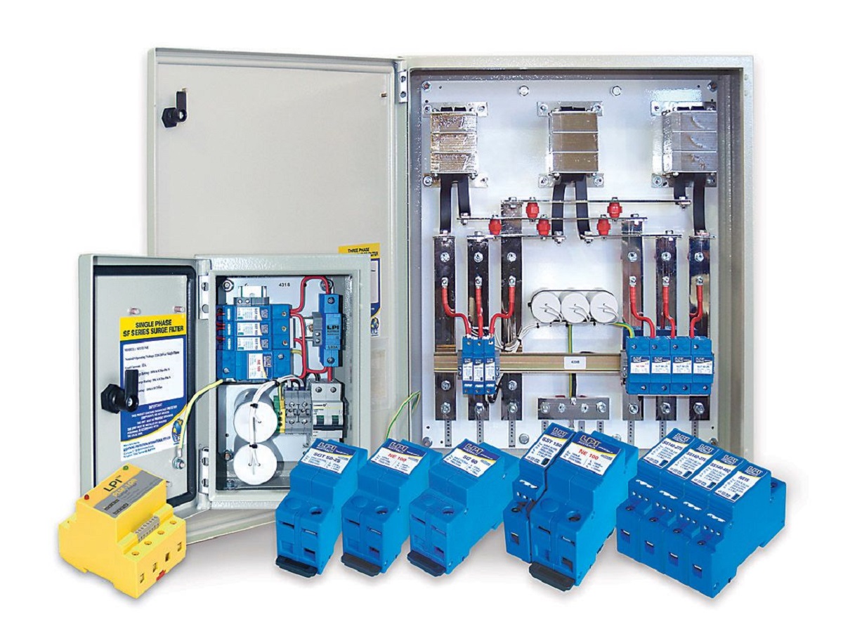 Tủ cắt lọc sét SF31500-480-135+50-AIMCB có giá 383 triệu đồng tại Việt Nam