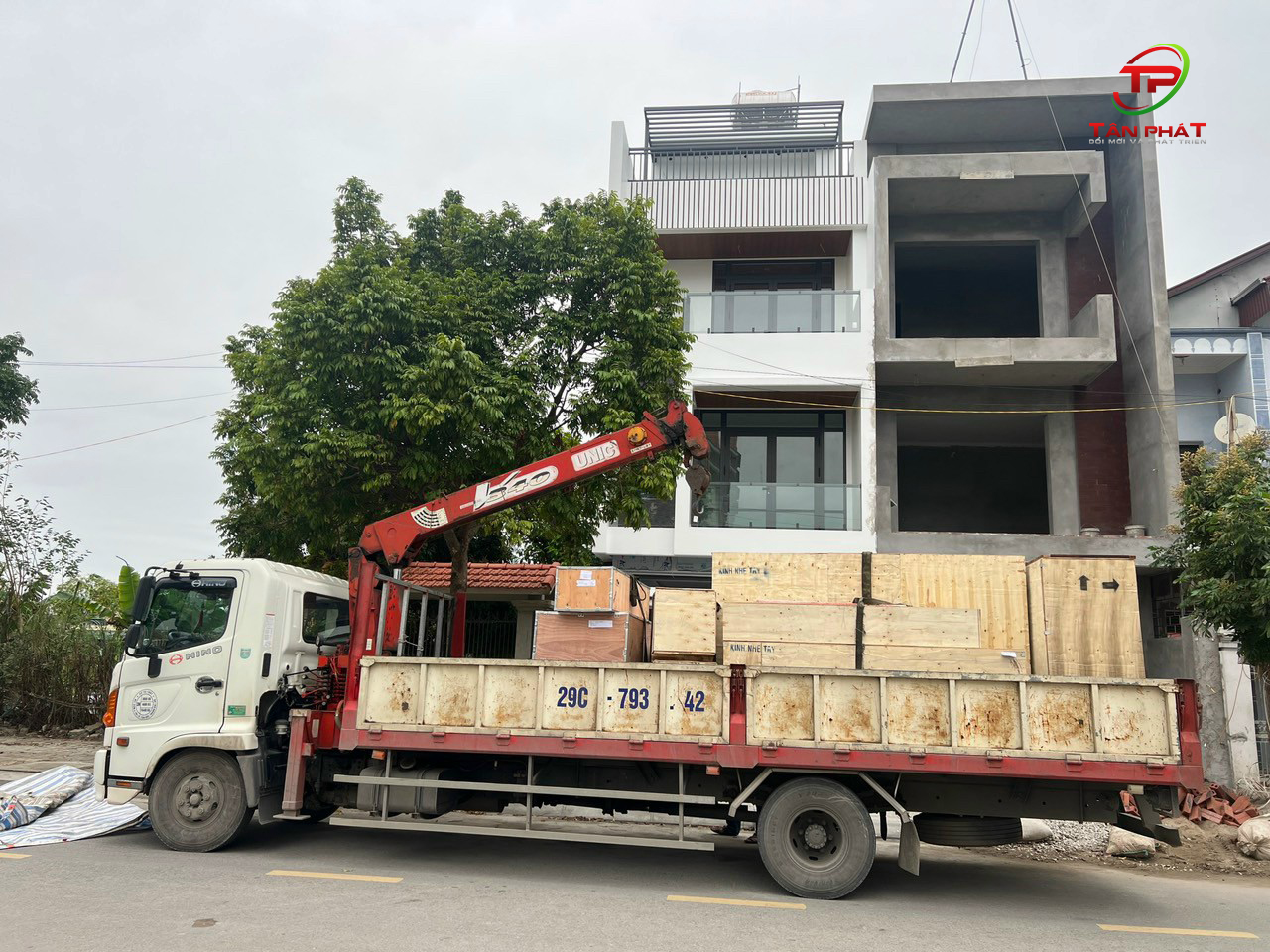 chuyen-hang-ve-lap-dat-cong-trinh-em-long-uong-bi-6